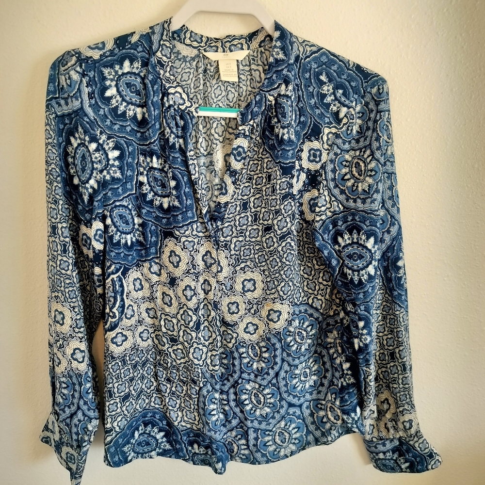 H&M Blue Paisley long sleeve‎ blouse Sz 2 Boho Coastal Grandma Nautical